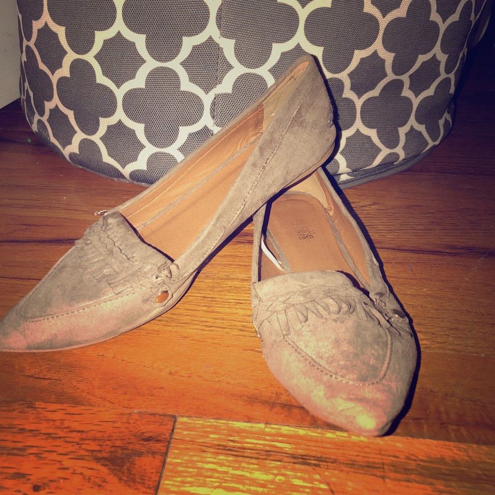 ADORABLE FLATS